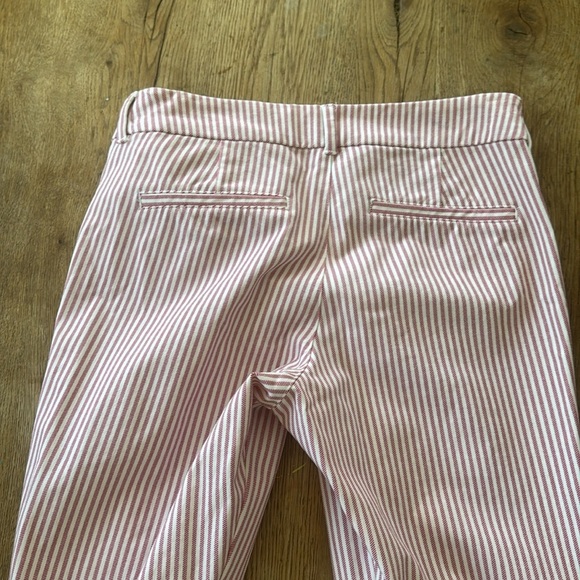 Old Navy Pixie Mid-Rise Skinny Ankle Pants in CandyCane Stripes Size 6 - Picture 7 of 7